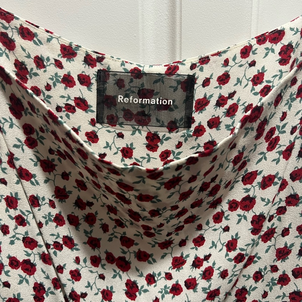 White with red flower Reformation tank top adjustable straps New w/o tags